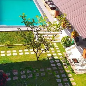 Wood 3* Negombo